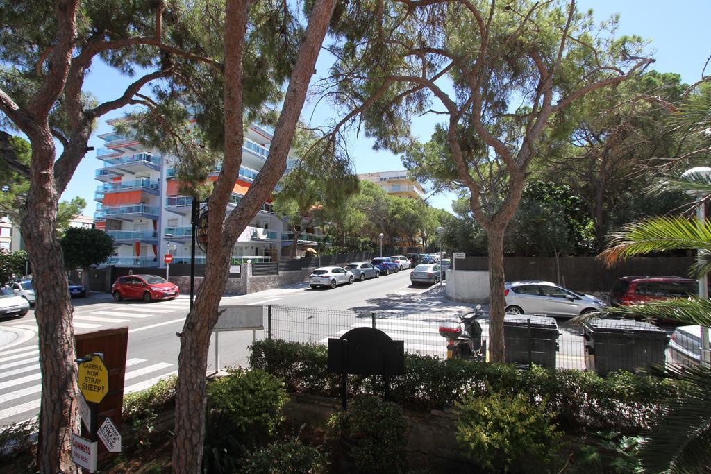 For A Stay Don Quijote Salou Luaran gambar